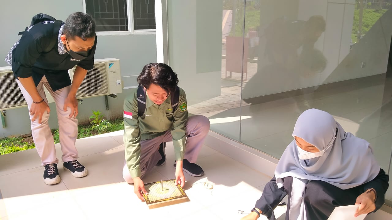 Pengukuran Arah Kiblat di Gedung Ilmu Sosial dan Humaniora UIN Walisongo Semarang