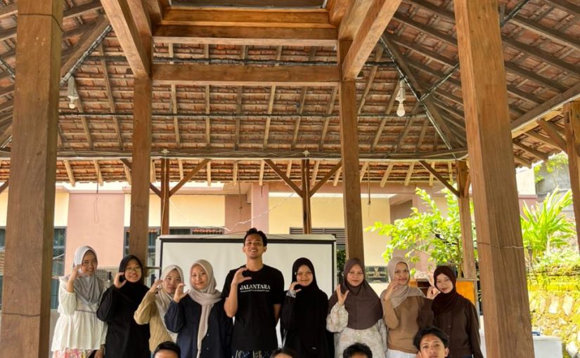 KEGIATAN COOKIES (CSSMoRA Open Opportunities for Knowledge in Editing Skills)